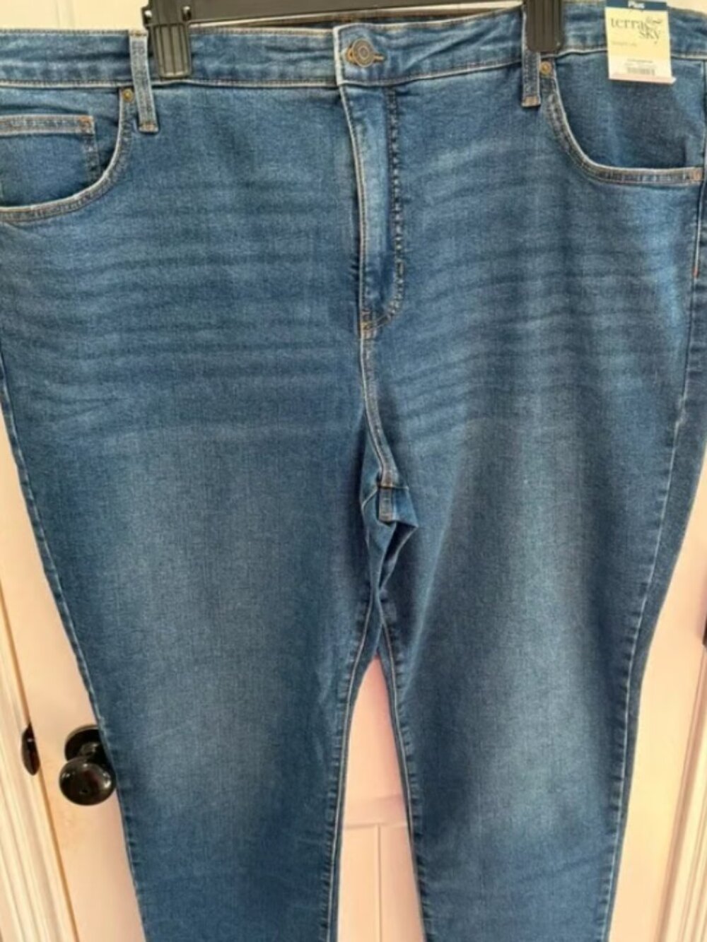 New Terra & Sky Women's Straight Leg Jeans